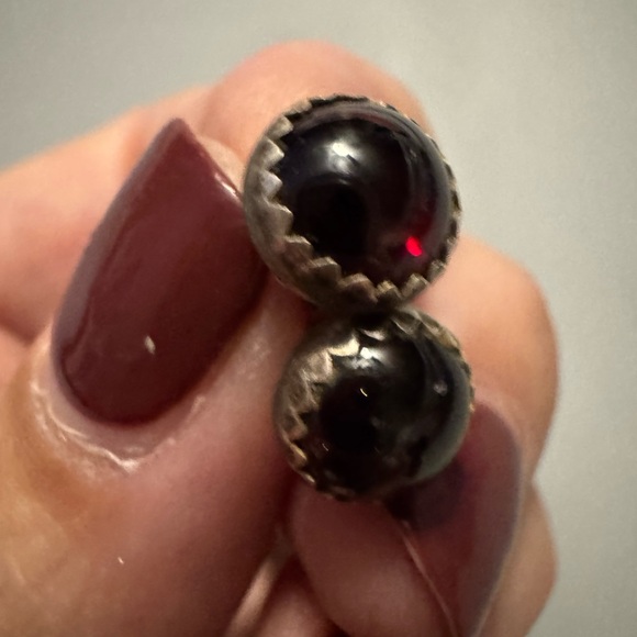 Vintage garnet and sterling silver earrings - Picture 2 of 5